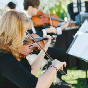 Live Musicians vs. MP3 at Your Wedding - Striking the Right Chord for Your Special Day